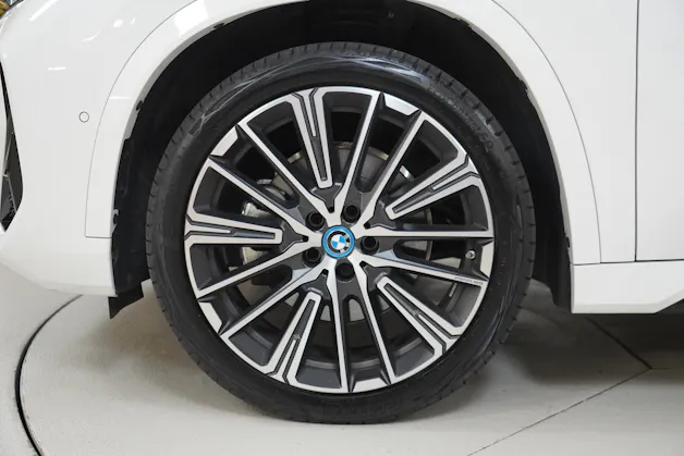 BMW iX1 xDrive 30 M Sport