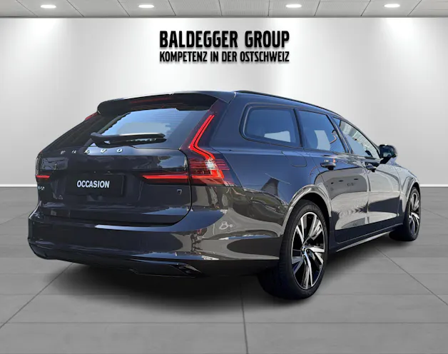 VOLVO V90 2.0 B5 R-Design AWD