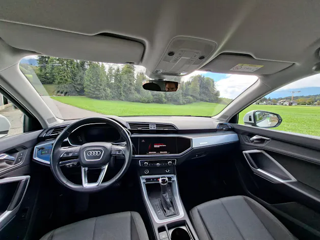 AUDI Q3 35 TDI Attraction quattro S-tronic *frisch ab MFK*