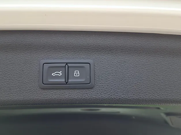 AUDI Q3 35 TDI Attraction quattro S-tronic *frisch ab MFK*