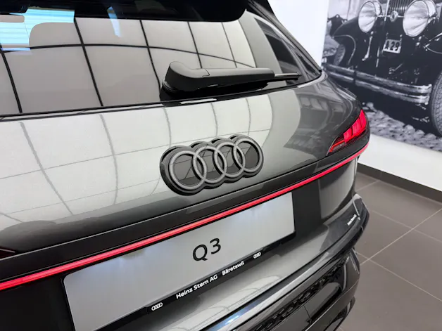 AUDI Q3 SUV 110 kW TFSI S tronic
