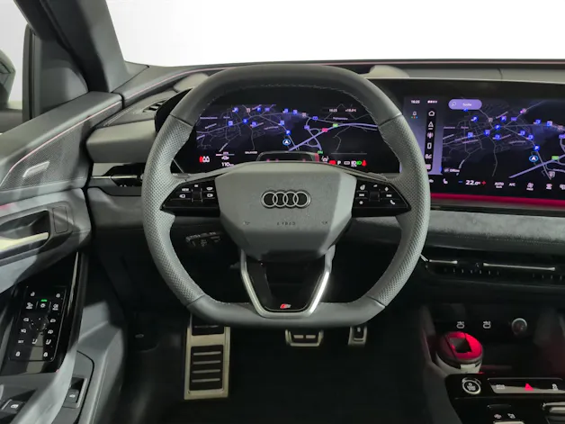 AUDI Q6 e-tron quattro