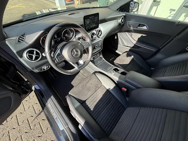 MERCEDES-BENZ CLA Shooting Brake 220 d AMG Line 7G-DCT