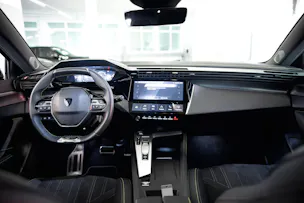PEUGEOT 308 SW 1.6 PHEV 180 GT