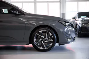 PEUGEOT 308 SW 1.6 PHEV 180 GT