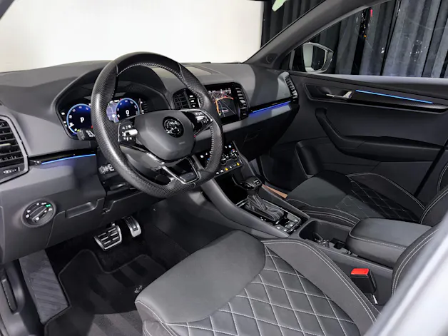 SKODA Karoq 2.0 TSI SportLine 4x4 DSG I AHK I 1.Hand I