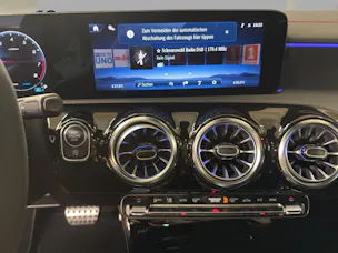 MERCEDES-BENZ CLA 35 4M - AMG / 360 Grad Kamera / Panorama-Dach / Soundsystem