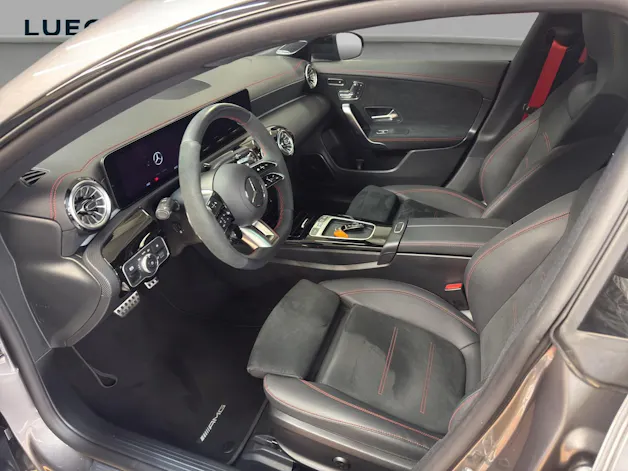 MERCEDES-BENZ CLA 35 4M - AMG / 360 Grad Kamera / Panorama-Dach / Soundsystem