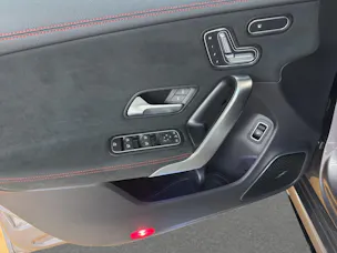 MERCEDES-BENZ CLA 35 4M - AMG / 360 Grad Kamera / Panorama-Dach / Soundsystem