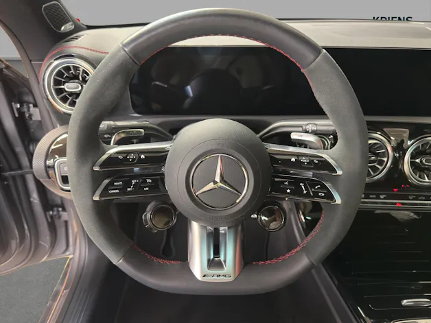 MERCEDES-BENZ CLA 35 4M - AMG / 360 Grad Kamera / Panorama-Dach / Soundsystem