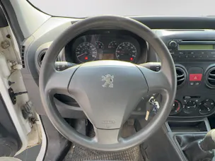 PEUGEOT Bipper 1.4i " BAS DE CAISSE AVEC ROUILLE "