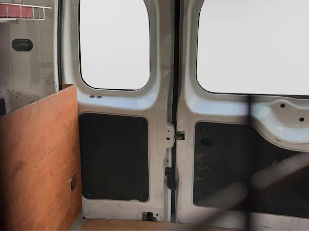 PEUGEOT Bipper 1.4i " BAS DE CAISSE AVEC ROUILLE "