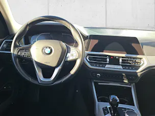 BMW 330e xDrive Steptronic