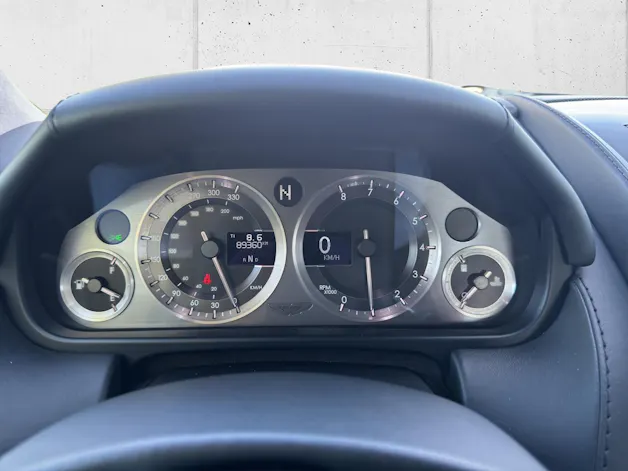 ASTON MARTIN V8 Vantage 4.7 Sportshift