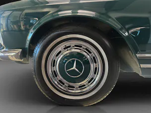 MERCEDES-BENZ 280 SL Pagode