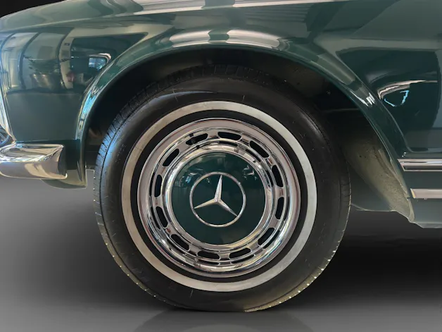 MERCEDES-BENZ SL 280 Pagode
