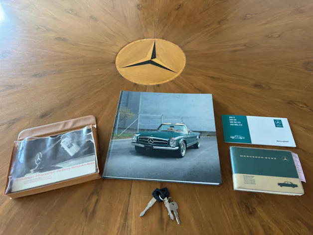 MERCEDES-BENZ SL 280 Pagode