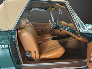 MERCEDES-BENZ SL 280 Pagode