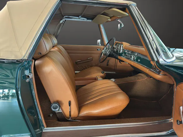 MERCEDES-BENZ SL 280 Pagode