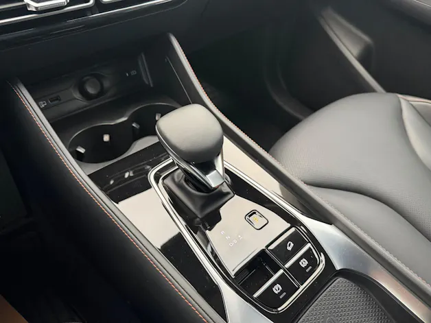 MG HS 1.5 T Luxury Automat * 170PS * 8fach *