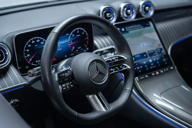 MERCEDES-BENZ GLC 220 d AMG Line 4matic Coupé / Panorama / 360°Kamera / AHK