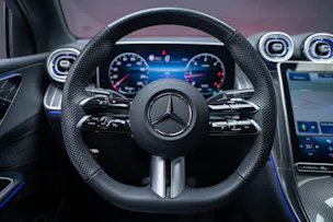 MERCEDES-BENZ GLC 220 d AMG Line 4matic Coupé / Panorama / 360°Kamera / AHK