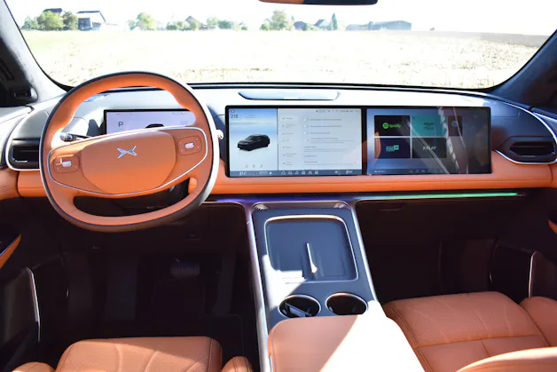 XPENG G9 93kWh Performance AWD mit Anhängerkupplung