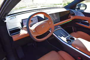 XPENG G9 93kWh Performance AWD mit Anhängerkupplung