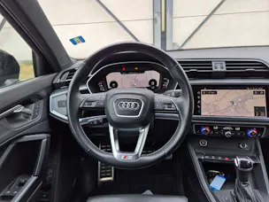 AUDI Q3 40 TFSI S line quattro S-tronic