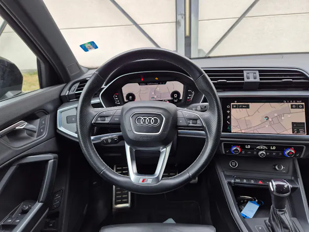 AUDI Q3 40 TFSI S line quattro S-tronic