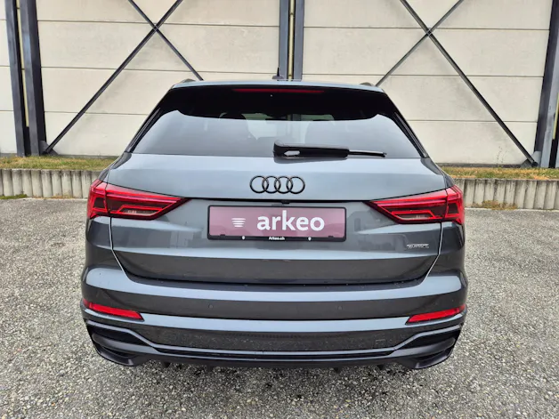 AUDI Q3 40 TFSI S line quattro S-tronic
