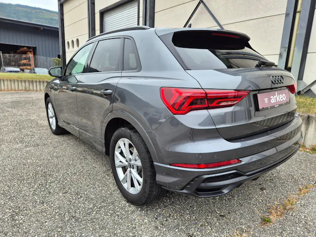 AUDI Q3 40 TFSI S line quattro S-tronic
