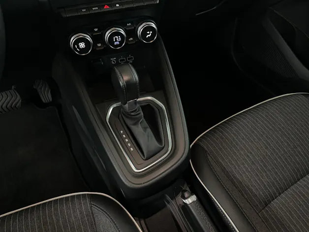RENAULT Clio 1.6 E-Tech Intens