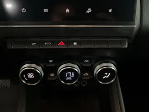 RENAULT Clio 1.6 E-Tech Intens