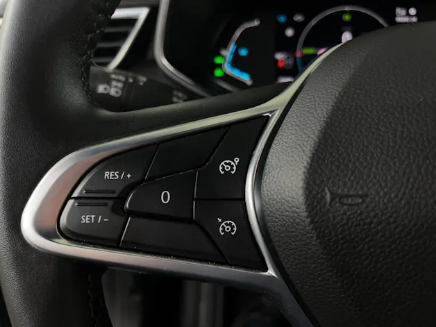 RENAULT Clio 1.6 E-Tech Intens