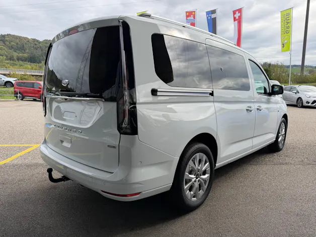 FORD Grand Tourneo Connect 1.5 PHEV Titanium Automat
