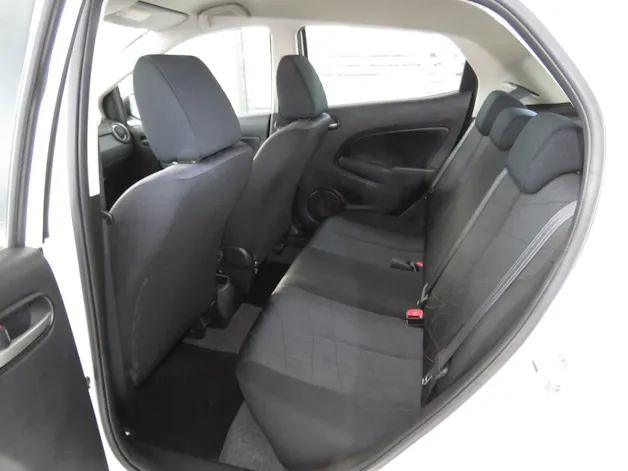 MAZDA 2 1.3i 16V Exclusive