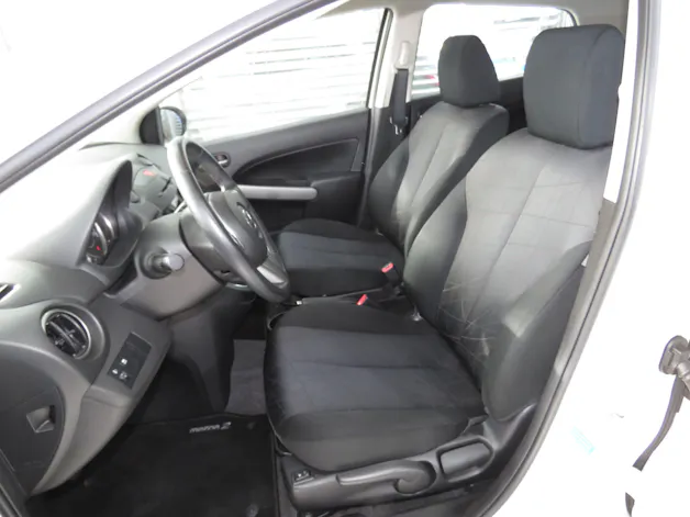 MAZDA 2 1.3i 16V Exclusive