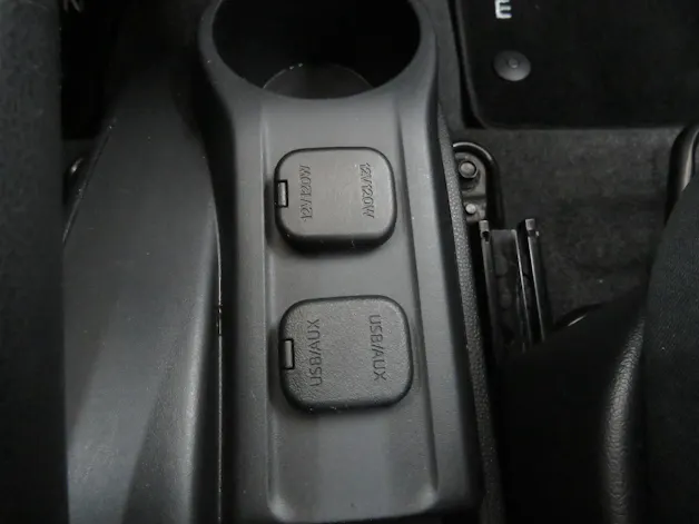 MAZDA 2 1.3i 16V Exclusive