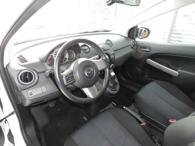 MAZDA 2 1.3i 16V Exclusive