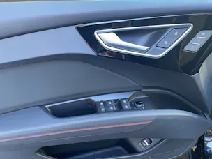 AUDI Q4 e-tron 45 Edition Swiss Ski quattro