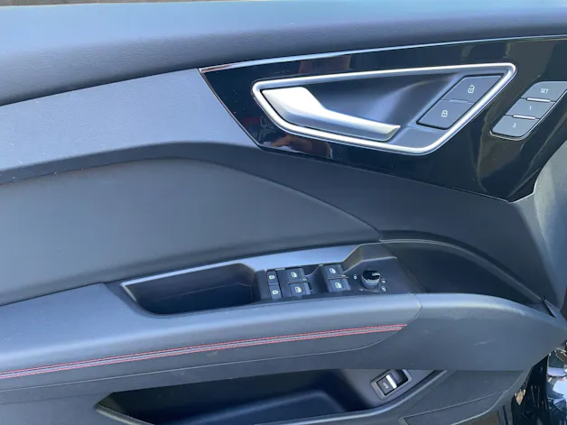AUDI Q4 e-tron 45 Edition Swiss Ski quattro