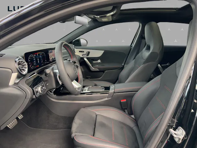 MERCEDES-BENZ A 200 7G-DCT