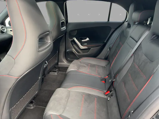MERCEDES-BENZ A 200 7G-DCT