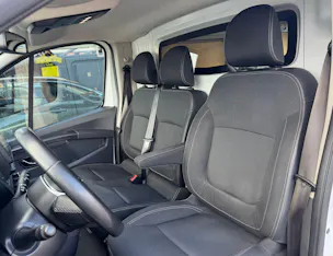 RENAULT Trafic 2.0 Blue dCi 170 Business L1H1 EN