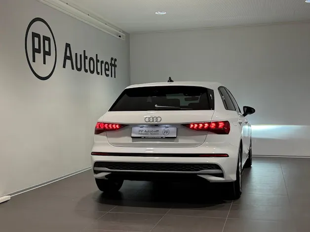 AUDI A3 Sportback TFSI 85 kW Ambition S-tronic