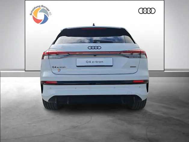 AUDI Q4 e-tron SUV quattro performance Attraction
