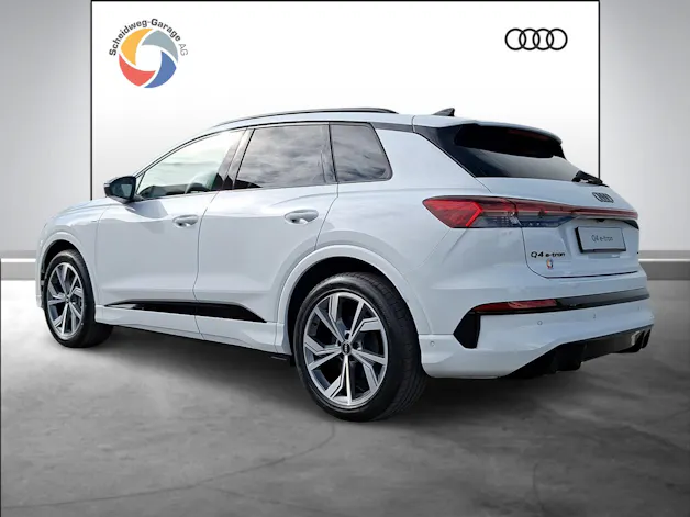 AUDI Q4 e-tron SUV quattro performance Attraction