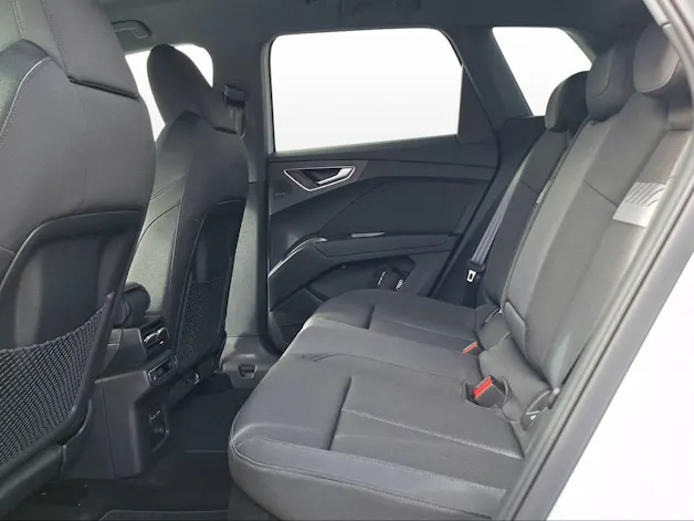 AUDI Q4 e-tron SUV quattro performance Attraction