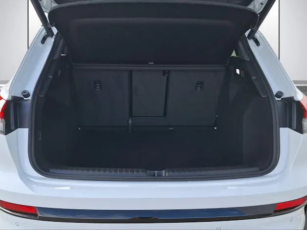 AUDI Q4 e-tron SUV quattro performance Attraction